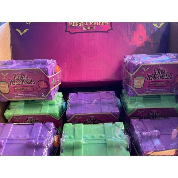 Lot Of 6 Hotel Transylvania Monster Mayhem Chest Green Purple Series 1 F… - Picture 7 of 10